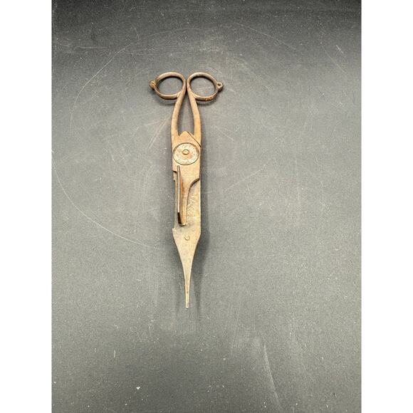 Antique wrought iron candle snuffer wick scissors - Picture 8 of 8